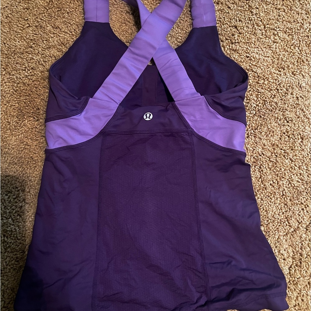 Lululemon workout athletic top